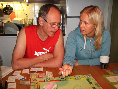 Spöade pappa och mannen i Monopol!